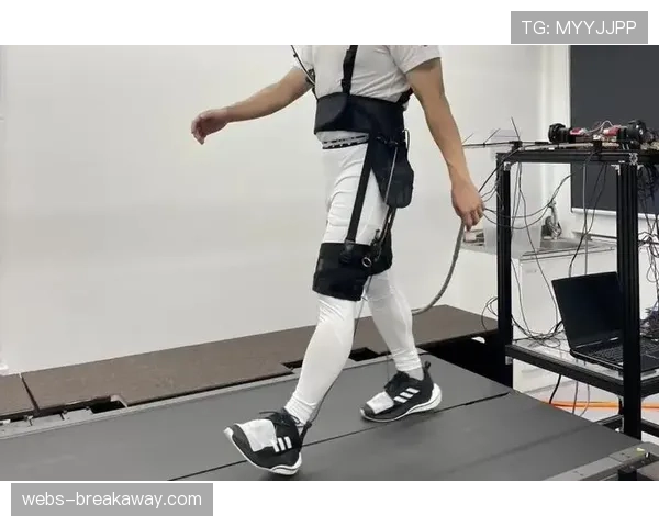 深度背景：体育科学公司推出可穿戴设备，用于训练中实时量化球员的“压迫能耗”